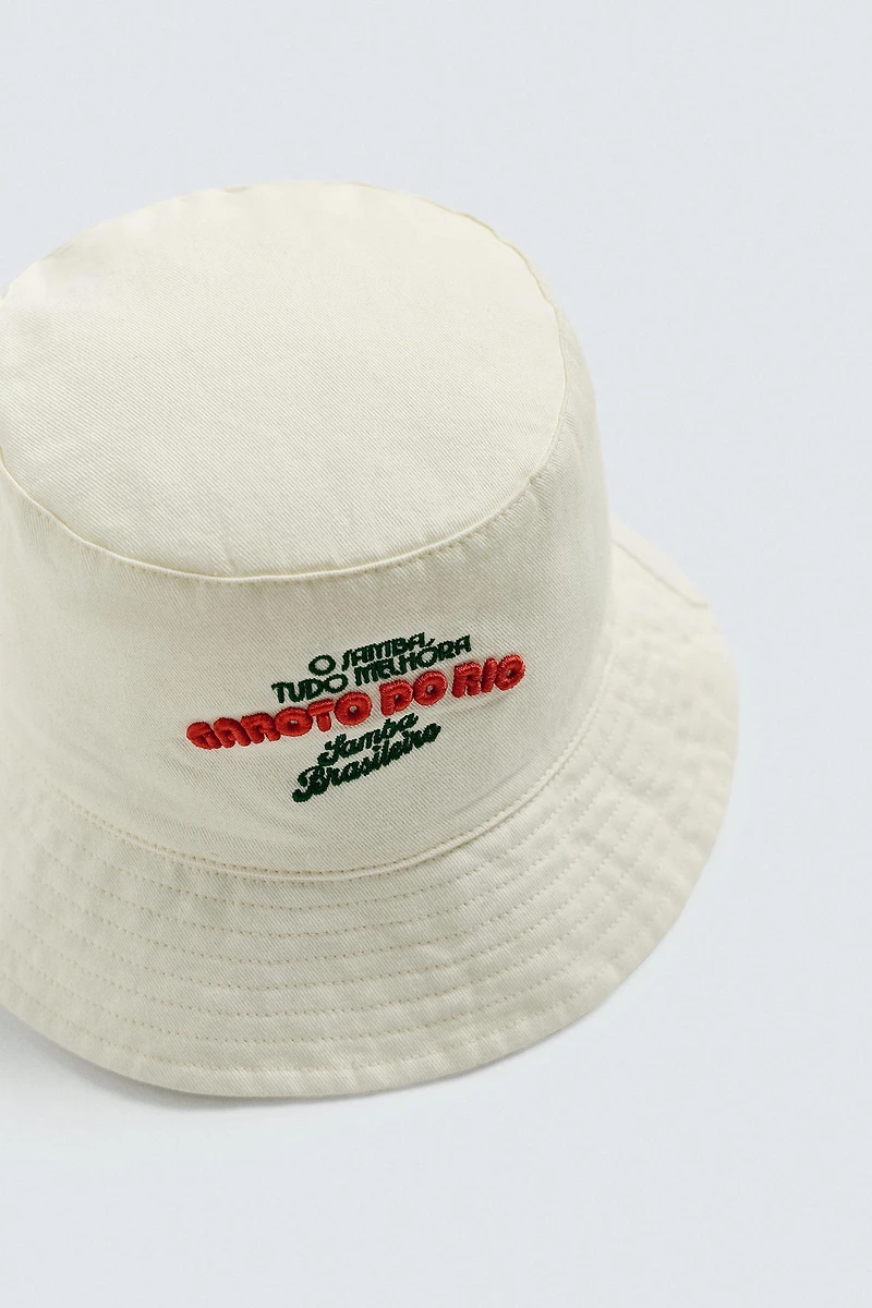 CONTRAST EMBROIDERY BUCKET HAT
