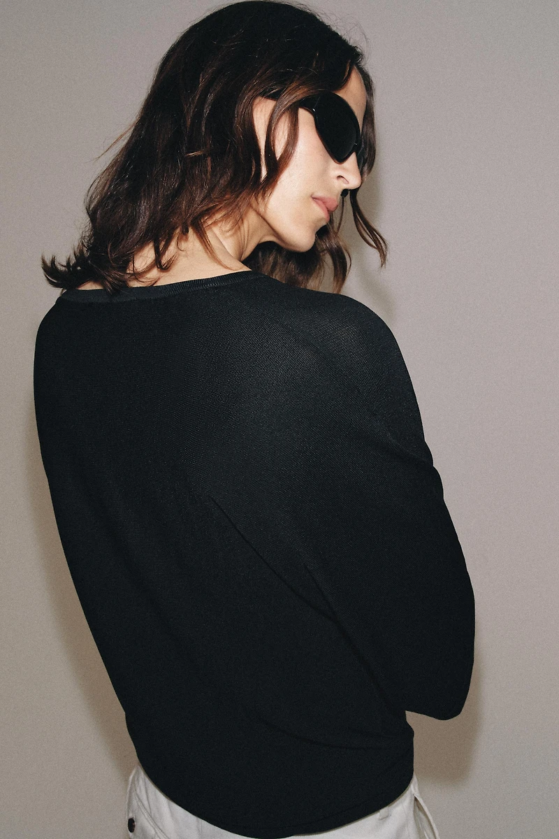 FLOWY V-NECK KNIT JUMPER