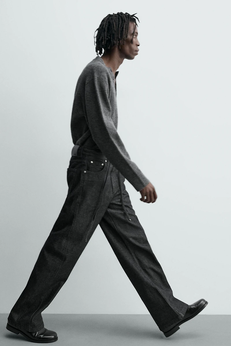 RELAXED FLARE FIT JEANS