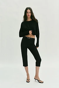 BELTED CAPRI PANTS