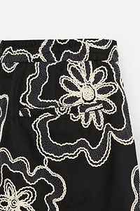 EMBOSSED EMBROIDERY SHORTS