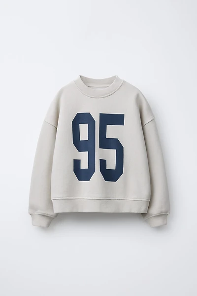 NUMBER PRINT SWEATSHIRT