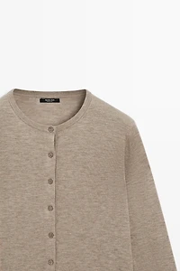 Fine-knit round neck cardigan
