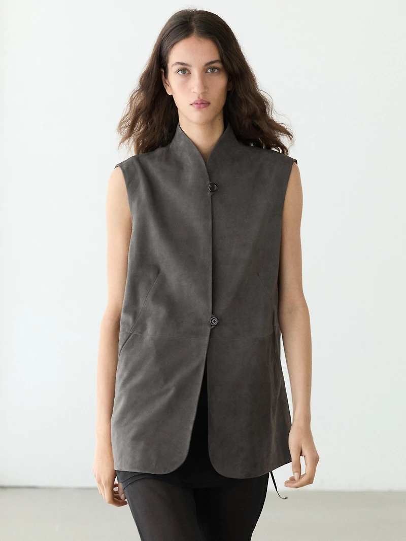 Leather waistcoat with velvety finish