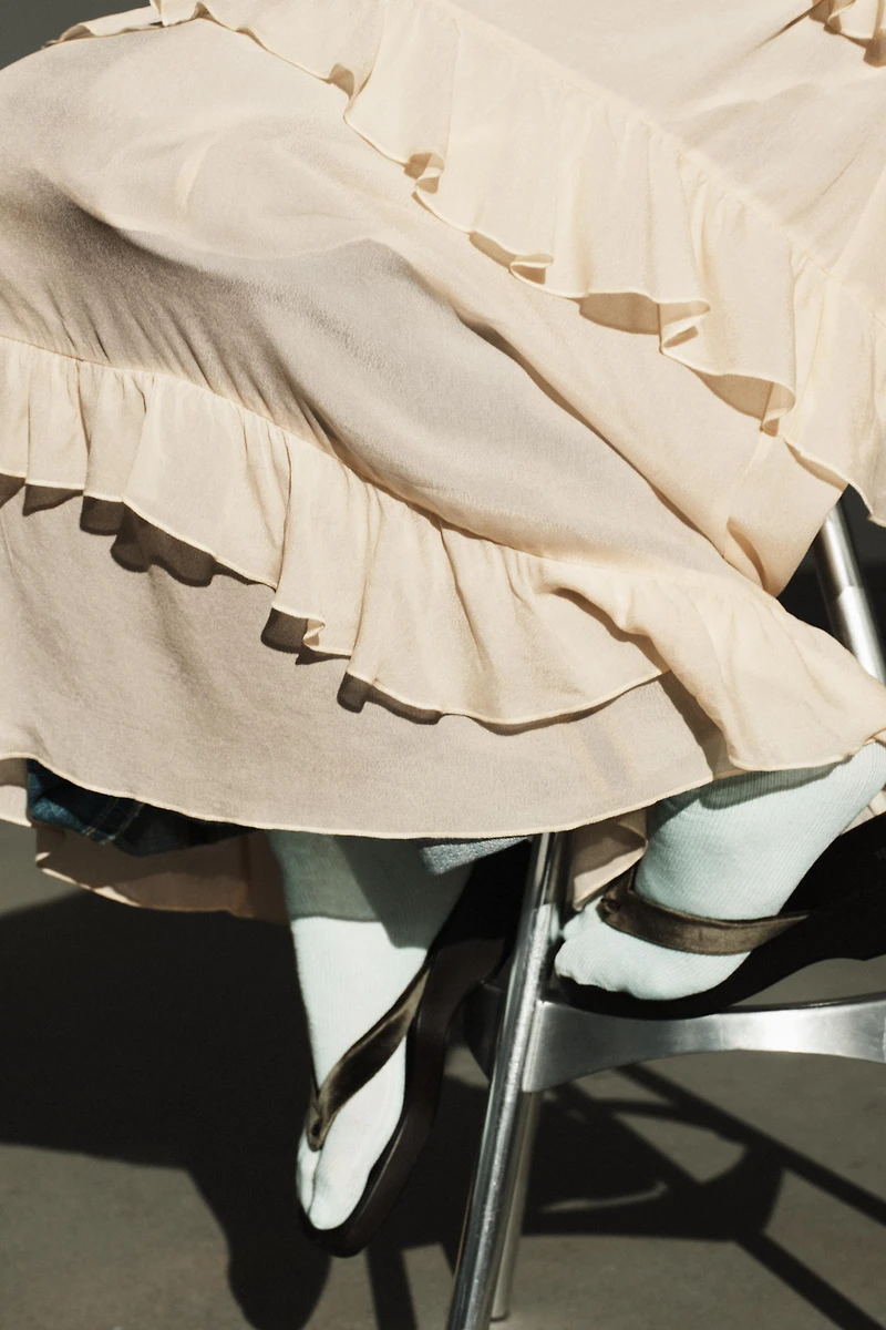 ROBE MI-LONGUE À VOLANTS