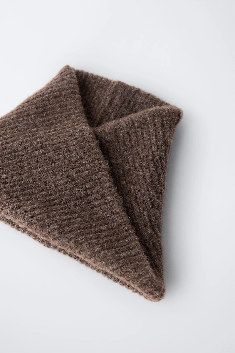 CROSSOVER KNIT NECK WARMER