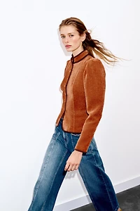 CONTRASTING TRIM BLAZER
