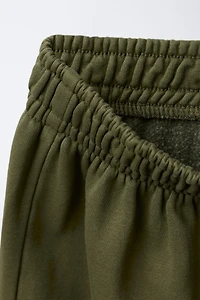 ENSEMBLE SWEAT ET JOGGER CARGO ÉTIQUETTE AUTOCOLLANTE