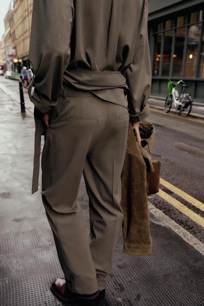 TOPSTITCHED STRAIGHT LEG PANTS