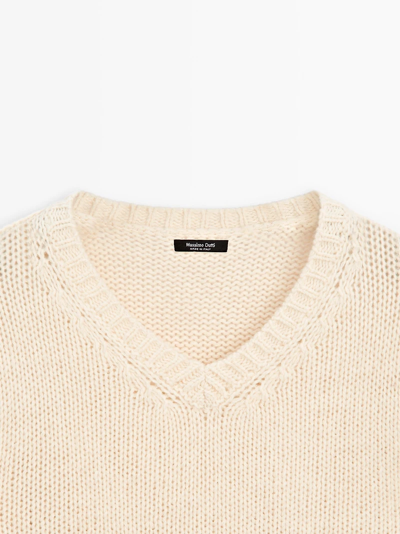 100% wool V-neck knit sweater