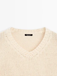 100% wool V-neck knit sweater