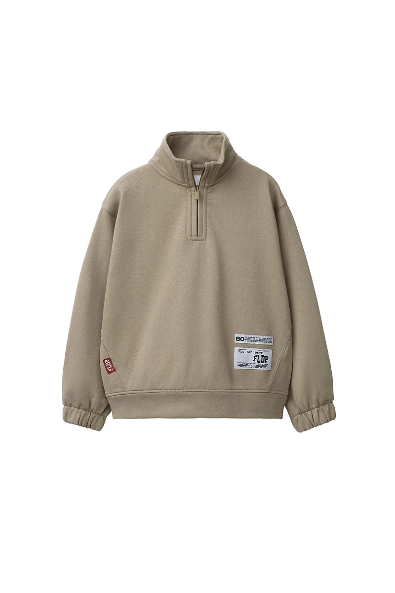 LABEL APPLIQUÉ SWEATSHIRT