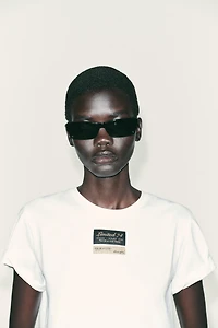 SHORT SLEEVE T-SHIRT WITH LABEL