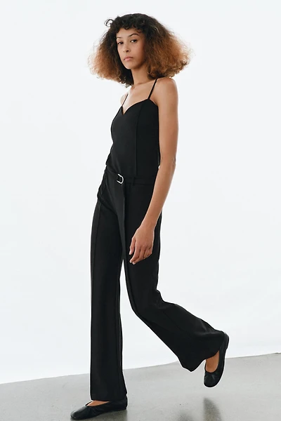 CREPE STRAPPY TOP