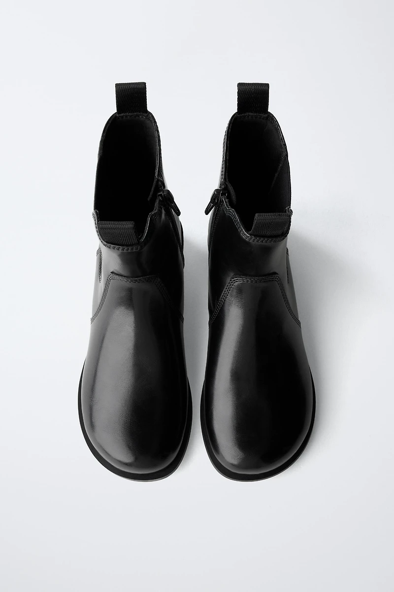 CHELSEA ANKLE BOOTS