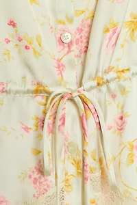 TOP SATINÉ FLEURS ET DENTELLE