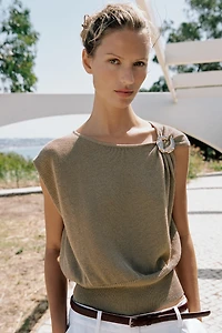 TOP EN MAILLE À FINITIONS