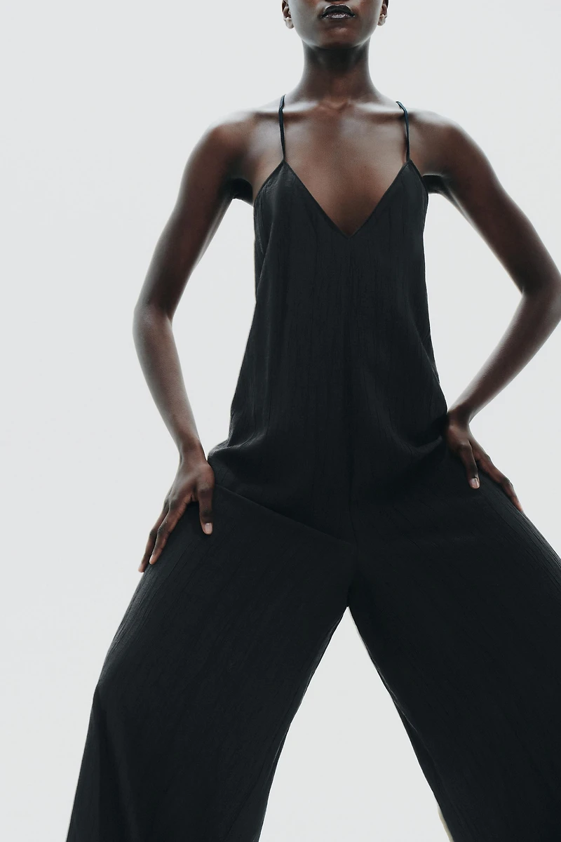 TEXTURED FLOWY LONG JUMPSUIT