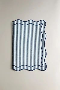 STRIPED SCALLOPED PLACEMAT