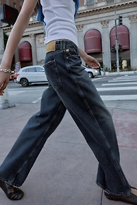 Z1975 MID-RISE STRAIGHT LEG JEANS