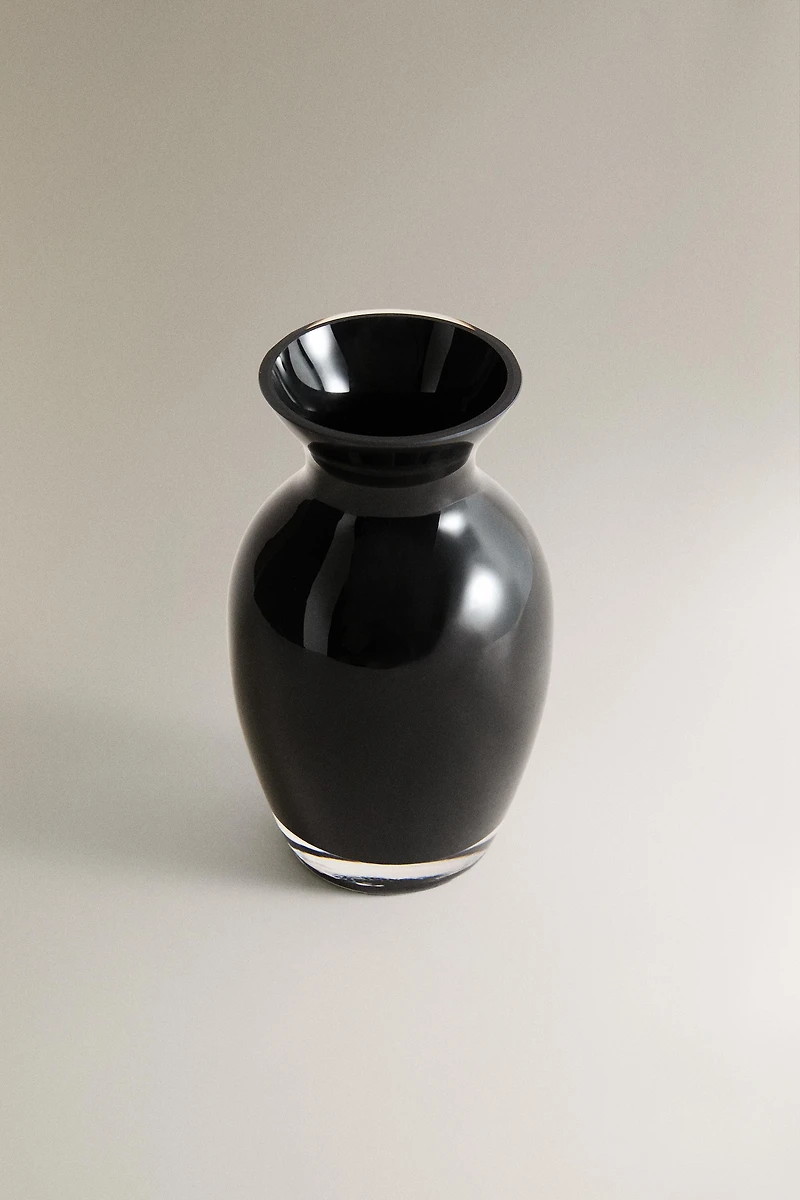 PETIT VASE EN VERRE NOIR