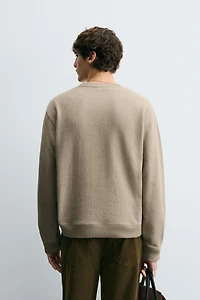 TEXTURED CREWNECK SWEATSHIRT