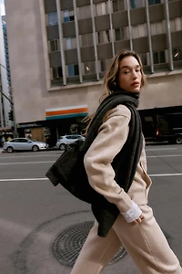 BASIC HOODIE SWEATSHIRT