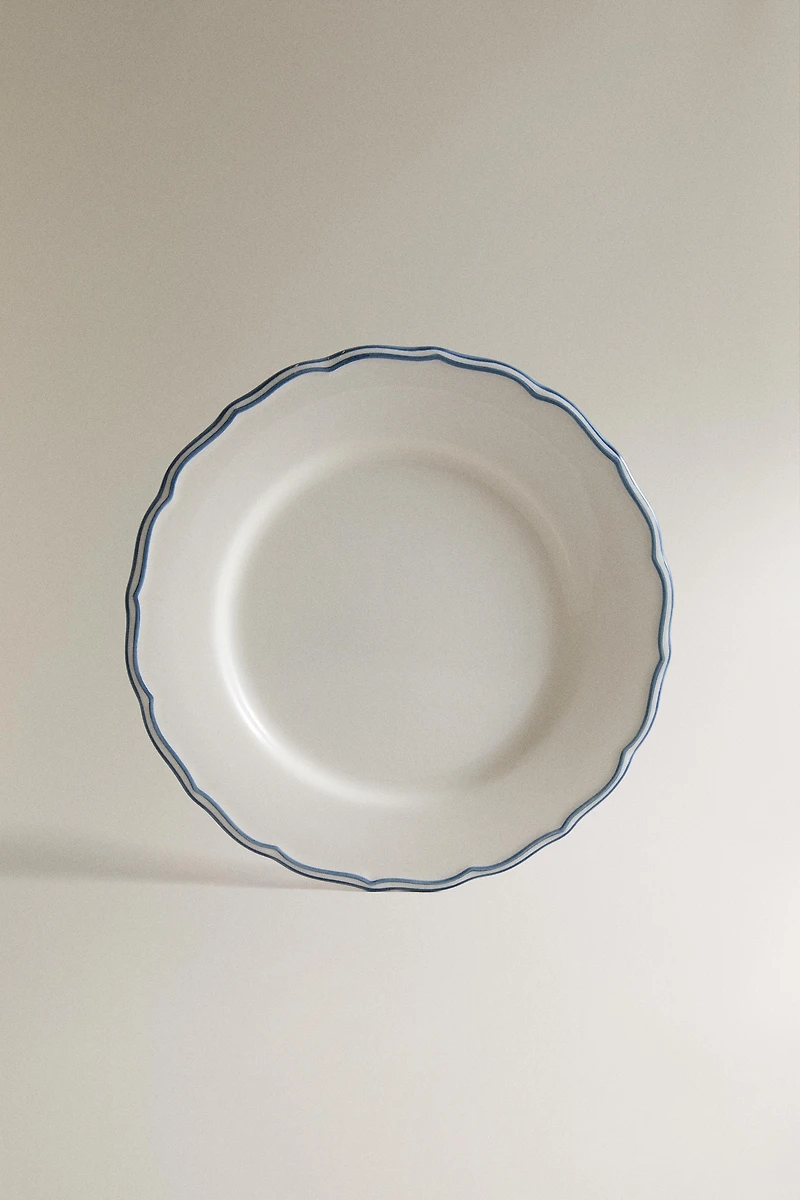 WAVY EARTHENWARE DINNER PLATE
