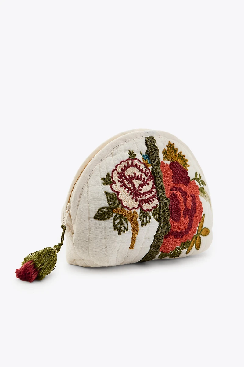 TROUSSE MATELASSÉE BRODERIES FLEURS
