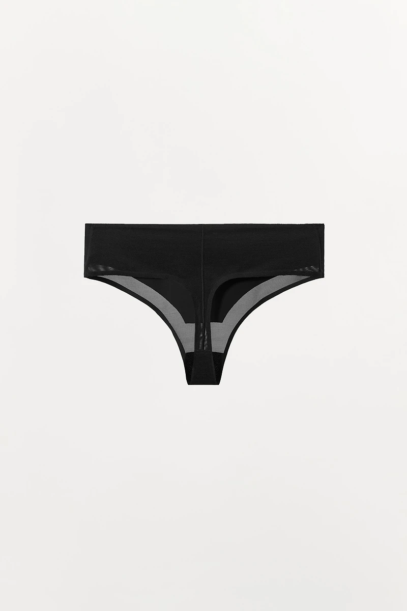TANGA TAILLE LARGE AVEC POLYAMIDE