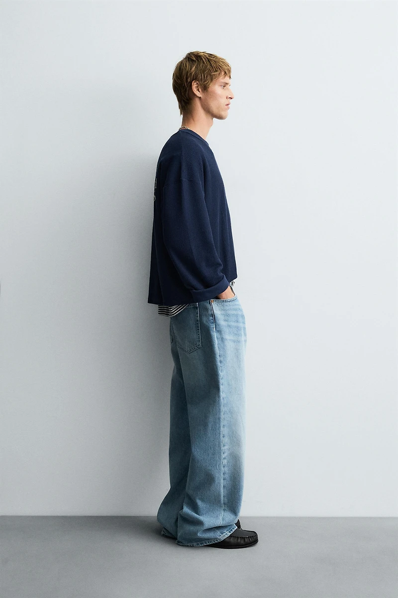 TEXTURED TEXT SWEATSHIRT