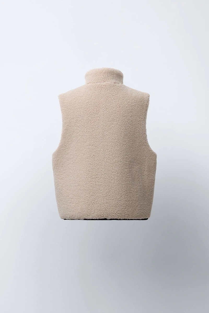 REVERSIBLE FLEECE VEST