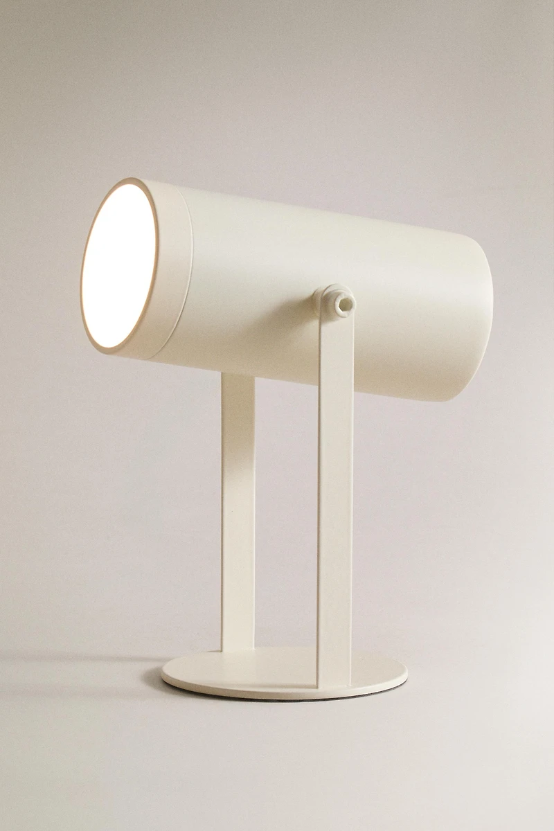 LAMP | USB RECHARGEABLE TABLE SPOTLIGHT