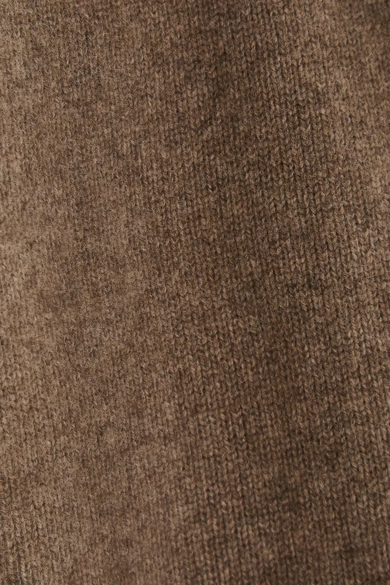 CASHMERE SWEATER