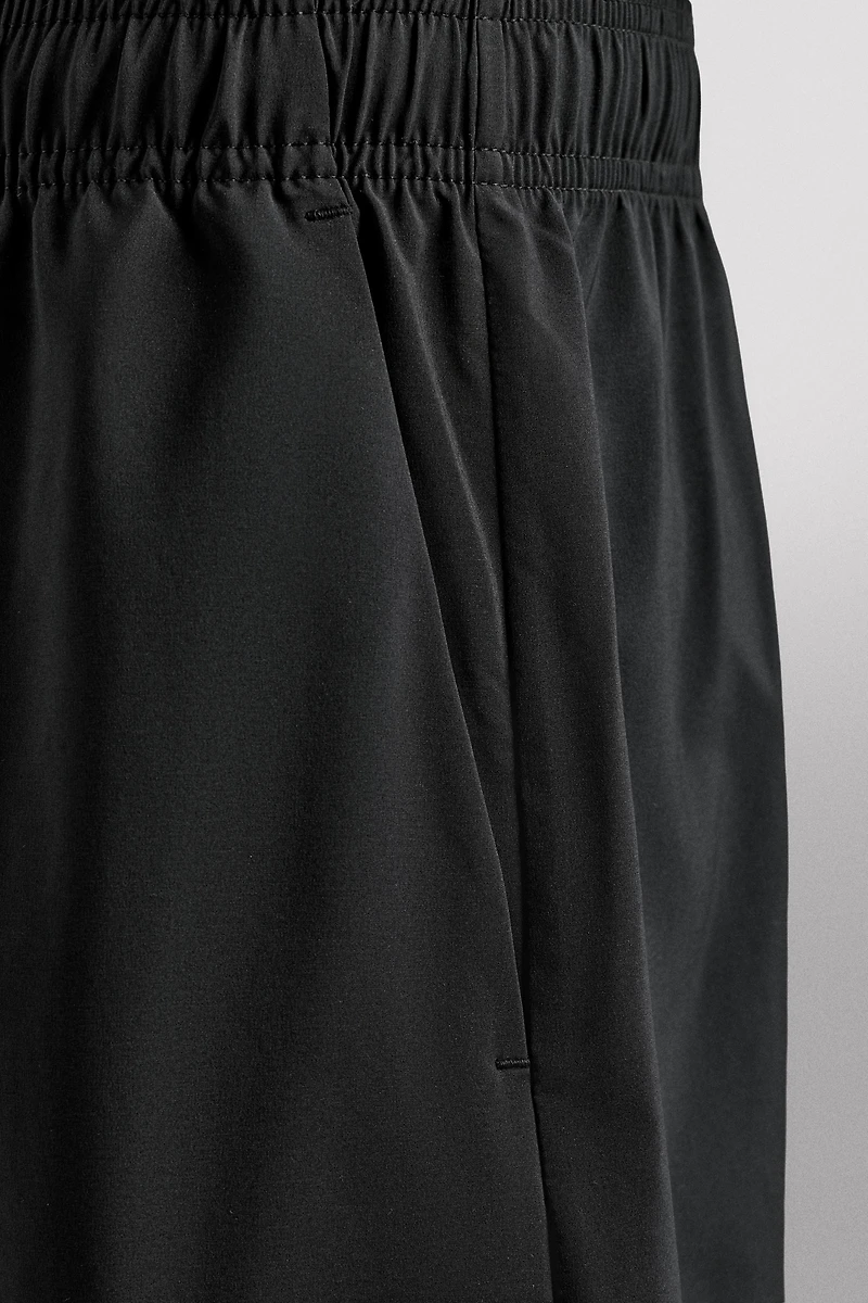 9" TRAINING SHORTS
