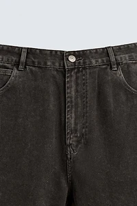 RELAXED FIT PANTS WITH ROTATED SEAM