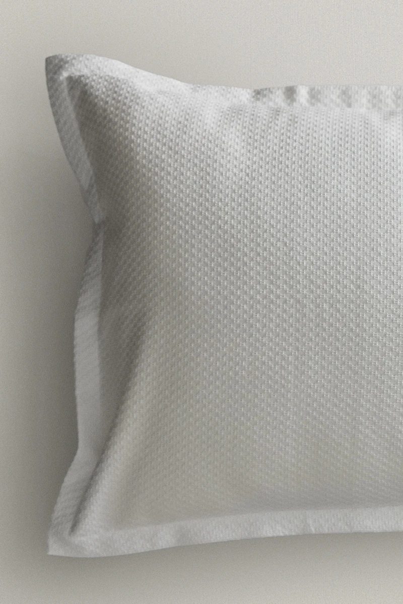 HOUSSE DE COUSSIN EN RELIEF