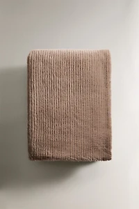REVERSIBLE FAUX FUR BLANKET