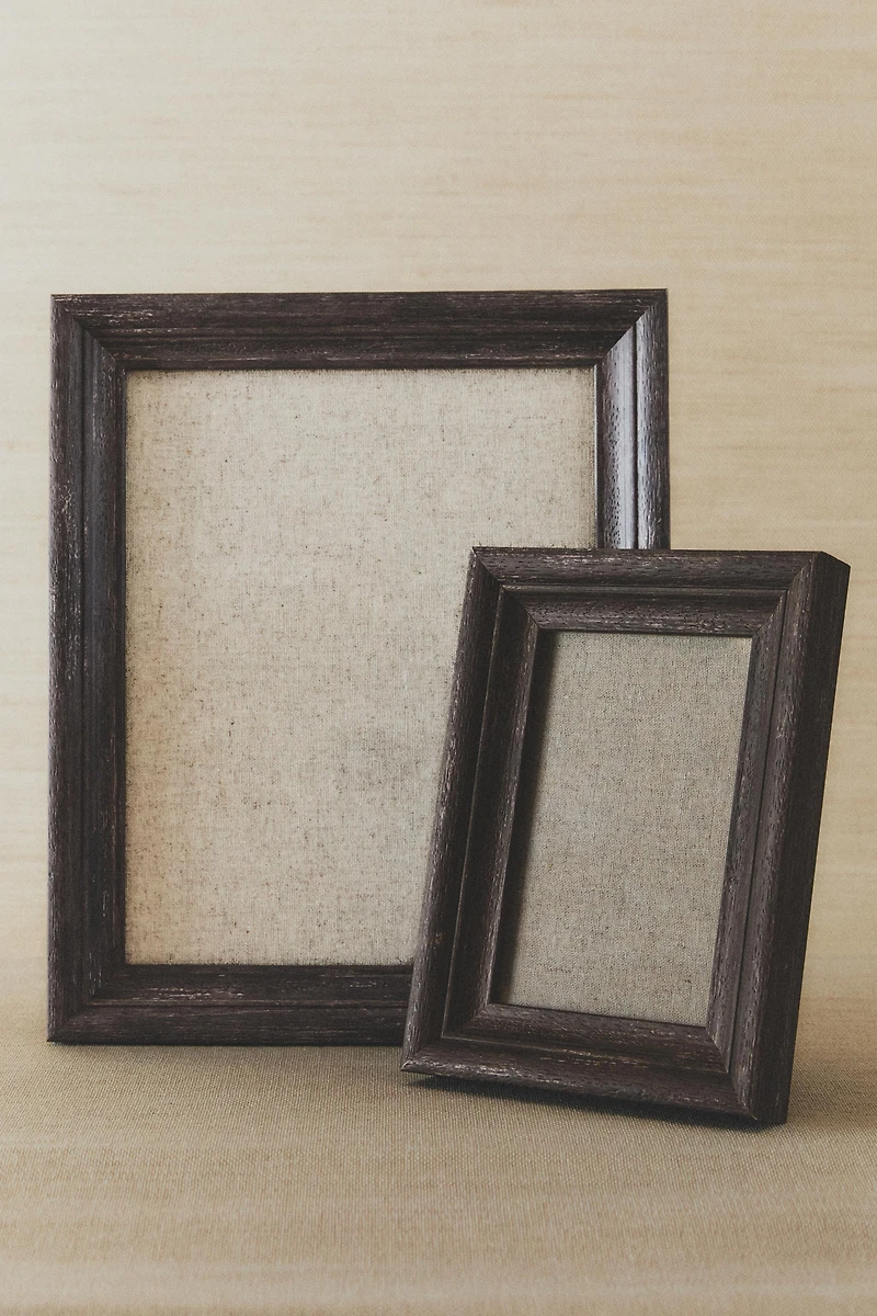 MATTE WOODEN PICTURE FRAME