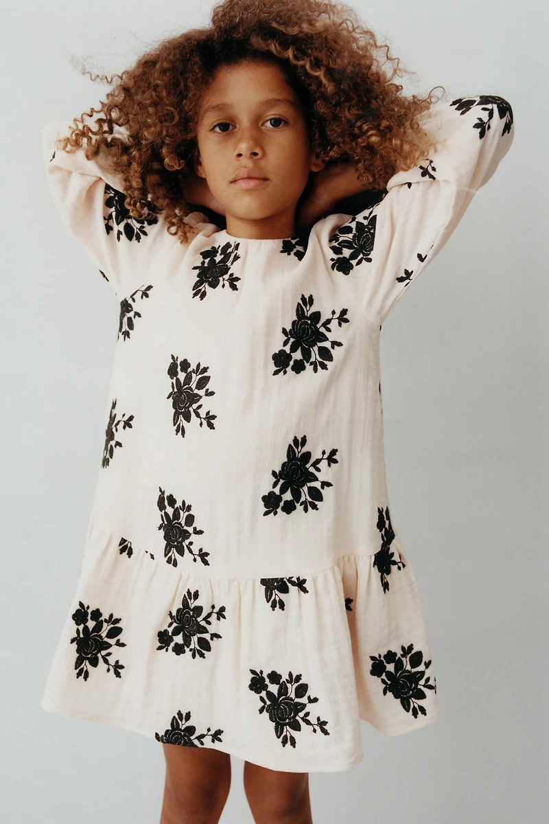 EMBROIDERED FLORAL DRESS
