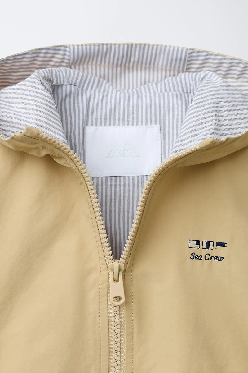 LIGHTWEIGHT HOODED JACKET