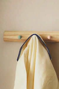 KIDS’ MULTICOLOR WALL COAT RACK