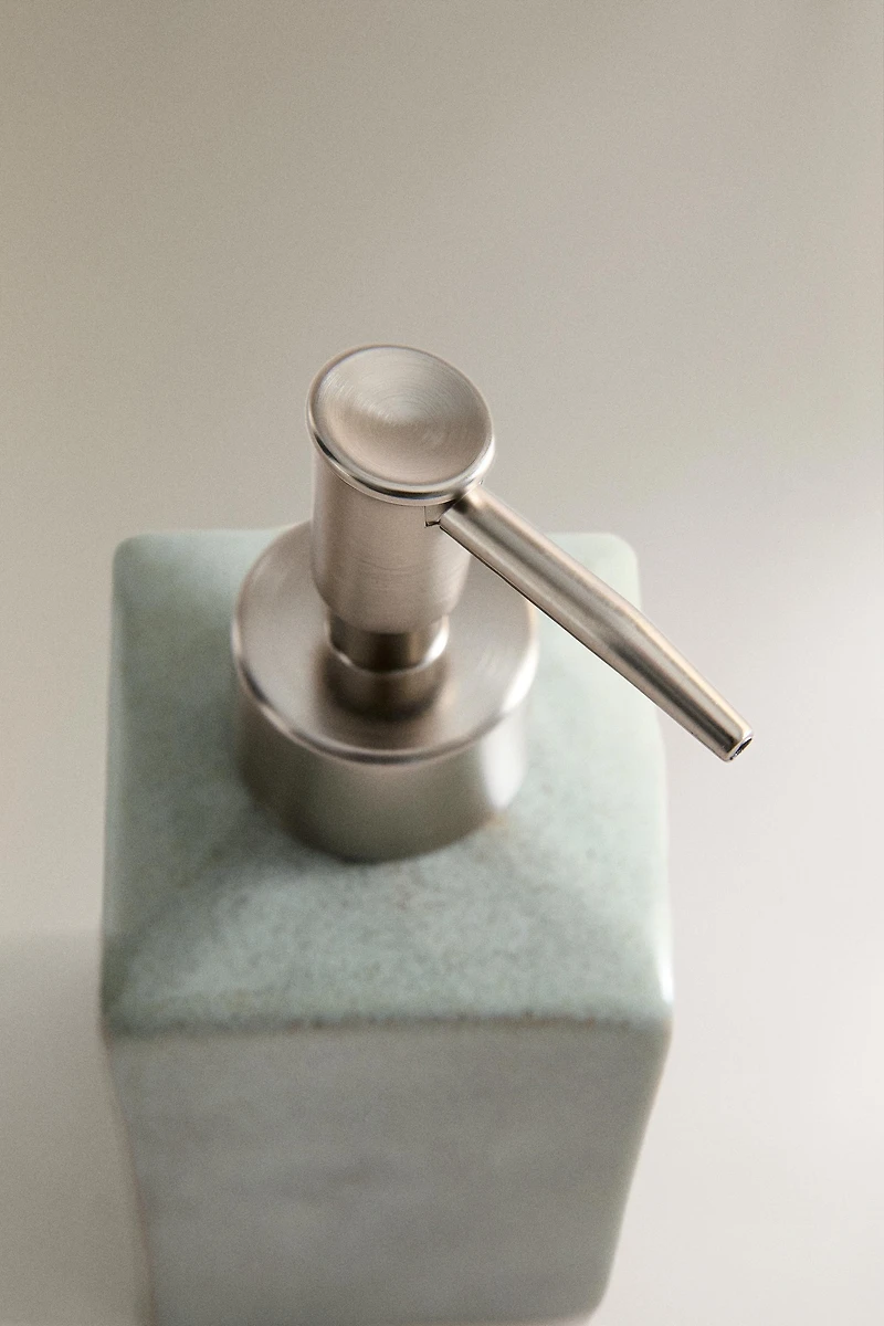 DISTRIBUTEUR DE SAVON VERT