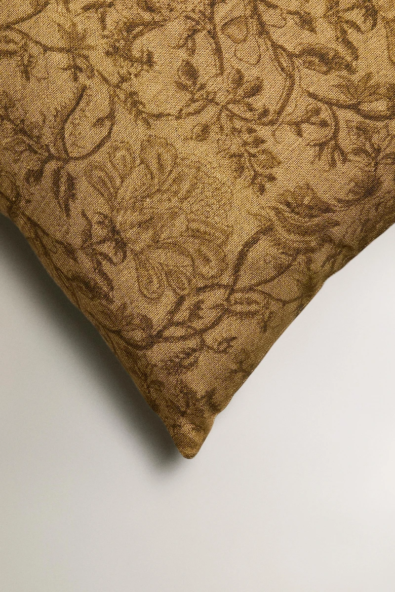 FADED PRINT THROW PILLOW COVER