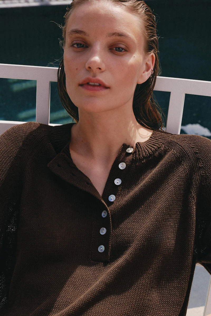 SHORT SLEEVE BUTTON KNIT JUMPER