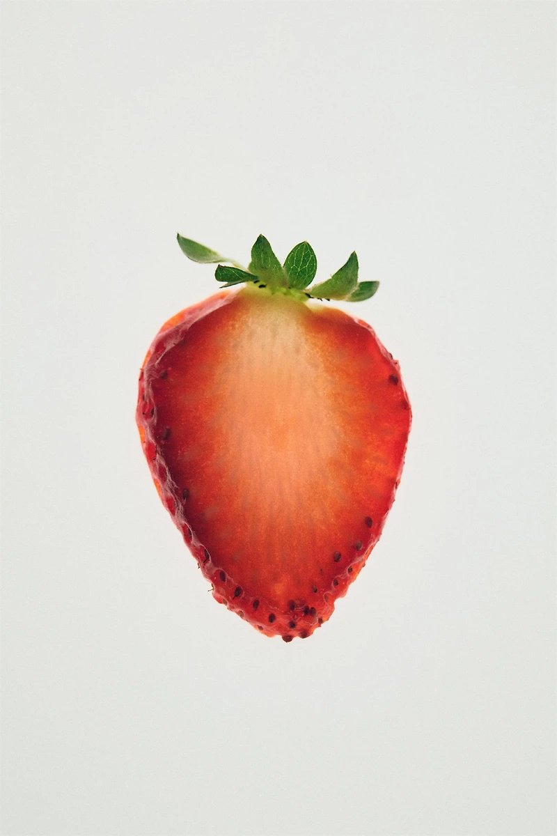 STRAWBERRY DRESS EDT 90ML (3.04 FL. OZ).