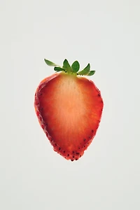 STRAWBERRY DRESS EDT 90ML (3.04 FL. OZ).