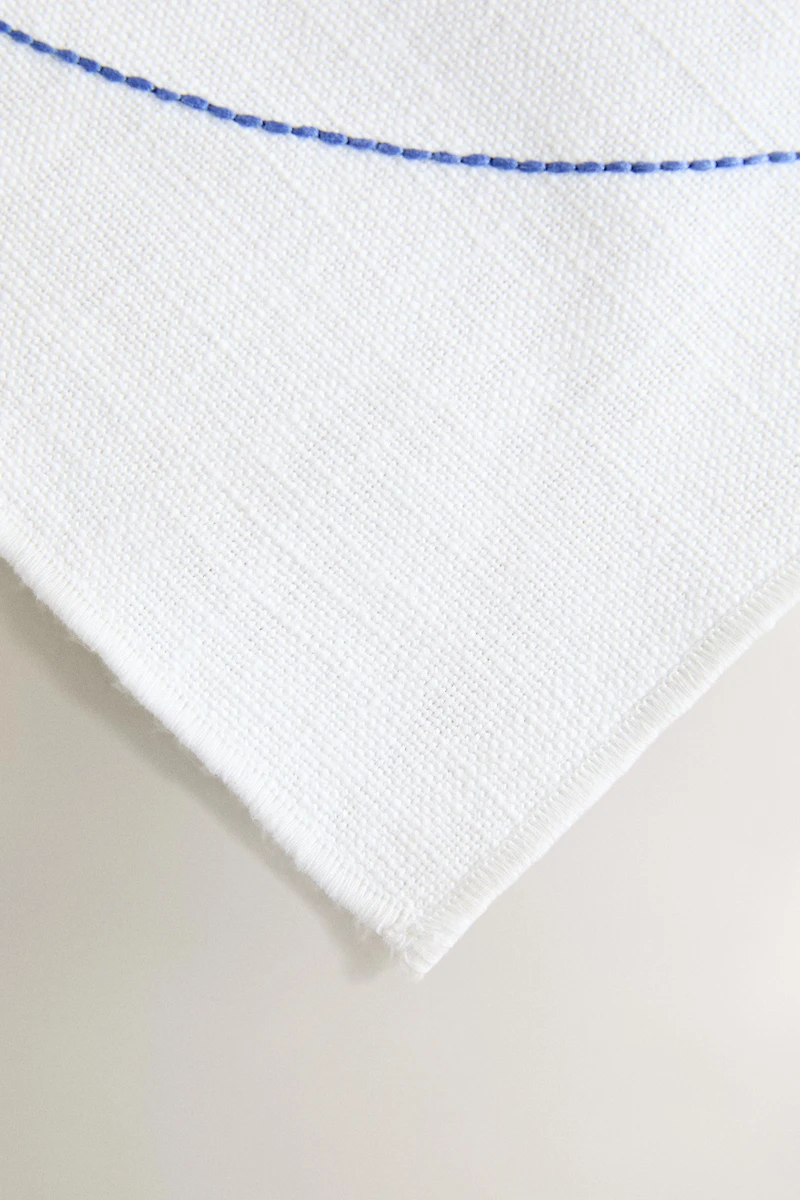 EMBROIDERED FISH PLACEMAT