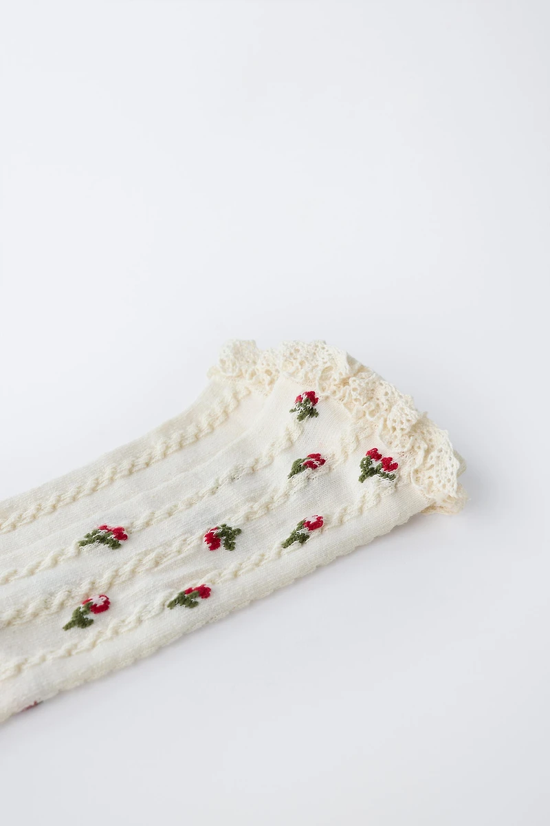 EMBROIDERED FLORAL LACE SOCKS