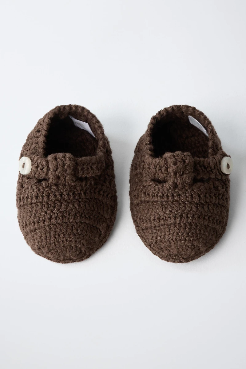 CHAUSSONS EN MAILLE BOUTON